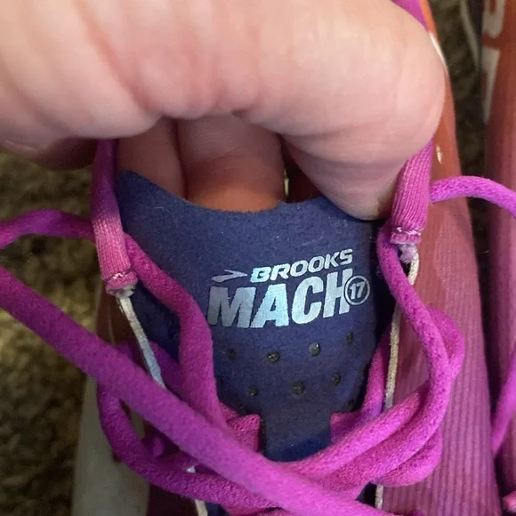 Brooks Mach 17 Spikeless Medium Track Flats Pink Orange 8.5 - Picture 5 of 12